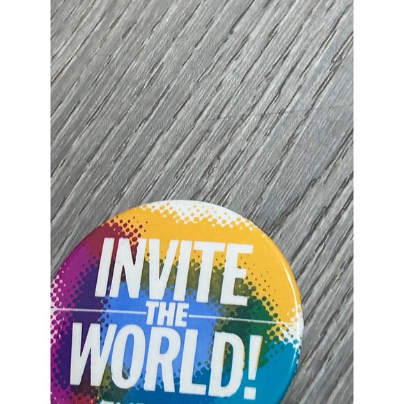 Vintage 1986 Vancouver Canada Expo 86 Invite the World! Souvenir Pinback Button - Picture 4 of 8